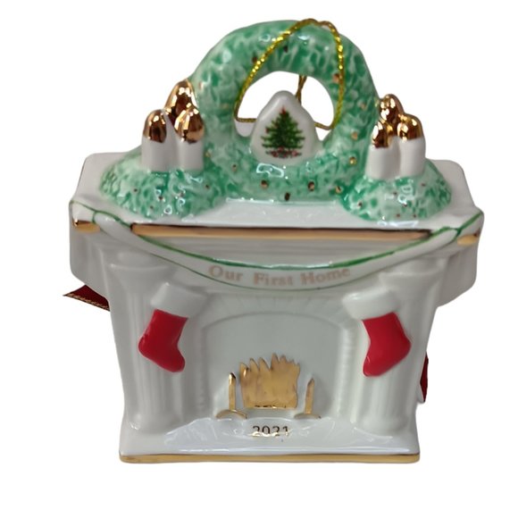 Spode Our First Home Ornament Ceramic Fireplace Stockings 2021 - Picture 4 of 11